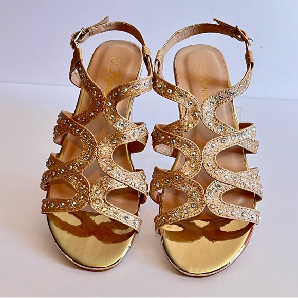 FOREVER SADALS (ADJUSTABLE STRAPS) SIZE 7 - Picture 8 of 10